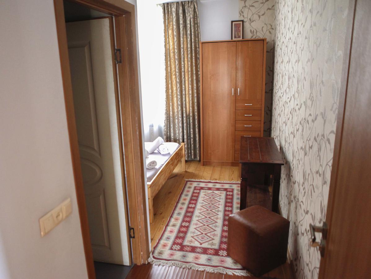 Family Mini-Hotel Martirosyan'S And Tours エレバン エクステリア 写真